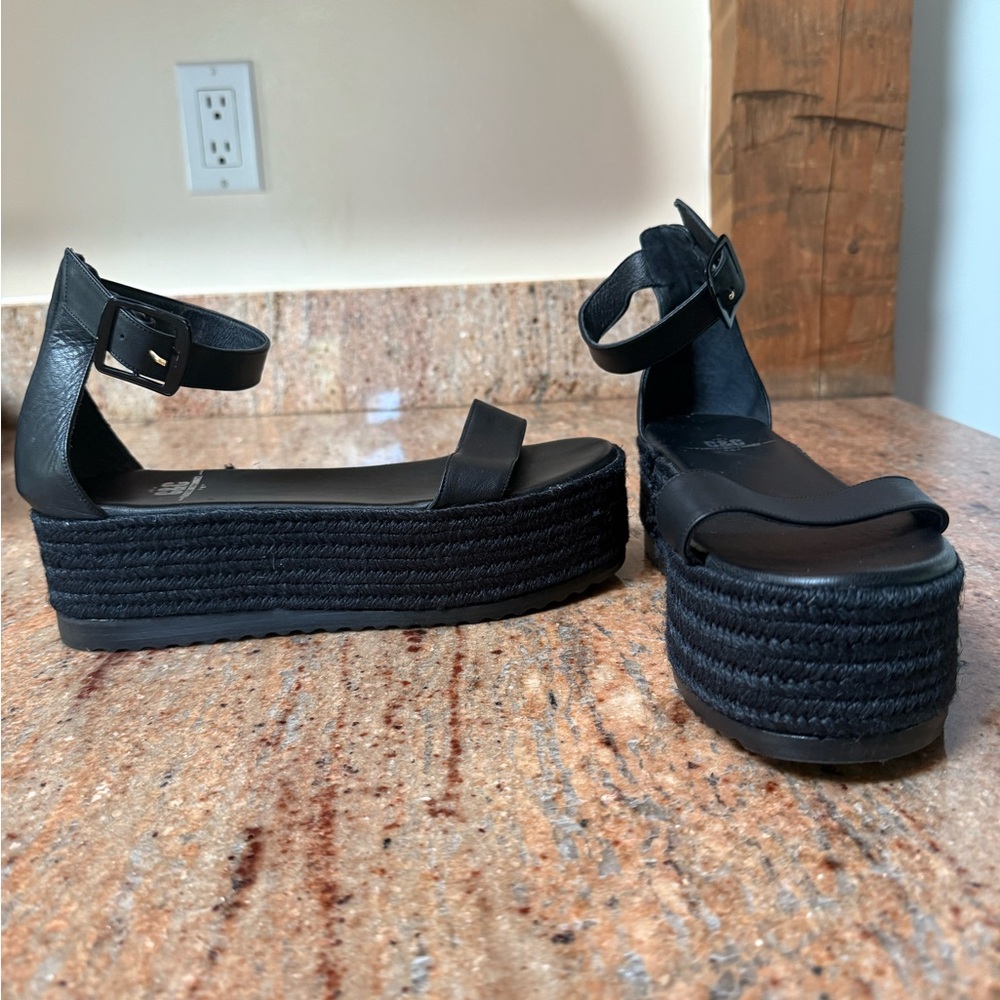 NWOT C&C Greece FashionStreet Black Leather Platform Sandals 🎬💅🏼